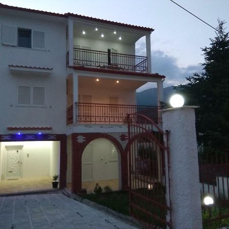 Villa Agnanti Apts And Suites Agio Pnevma Екстериор снимка