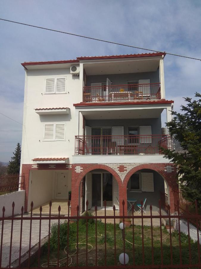 Villa Agnanti Apts And Suites Agio Pnevma Екстериор снимка